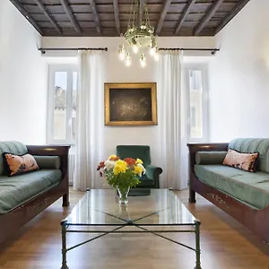 https://locappart-colosseo-esquilino.it-romehotels.com